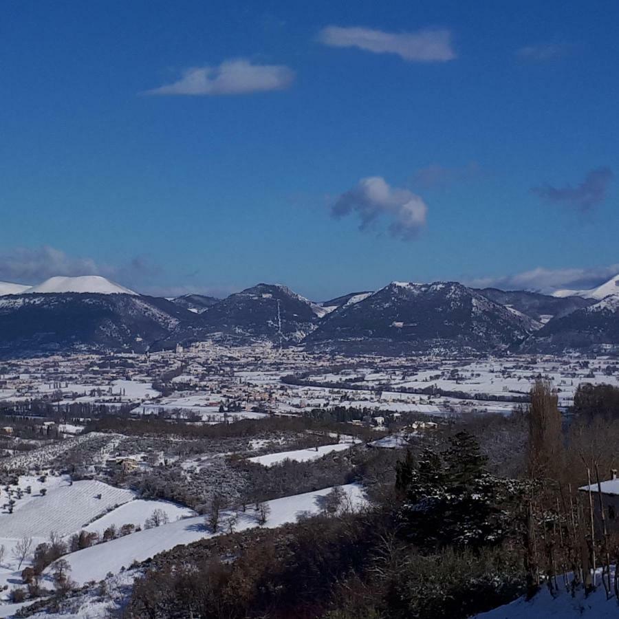 Il Ciliegio Del Pellegrino Apartment Gubbio Luaran gambar